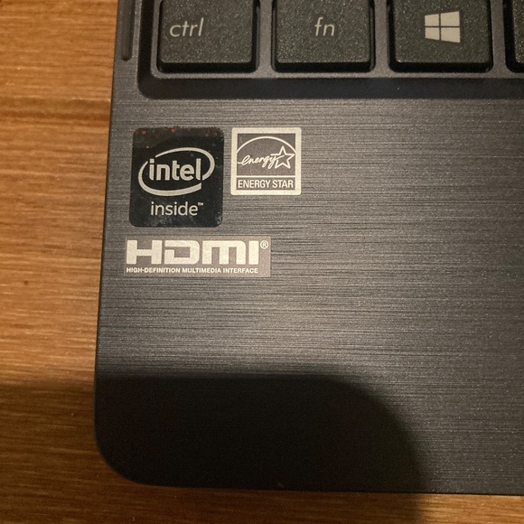 ASUS transformer 10.1"  2-in-1 Ultra HD Touch-Screen Tablet/Laptop model: T100TA - Picture 8 of 11